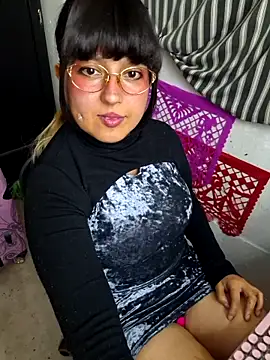 Derry Cooper online show from November 5, 2025, 2:47 am