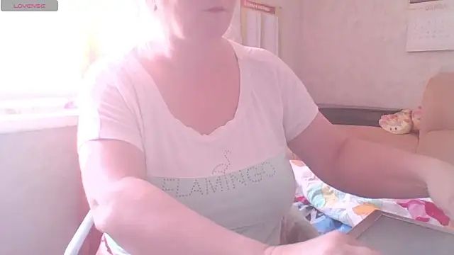 mira robinsonnn online show from February 28, 2026, 4:23 am