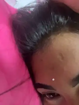 LinnaGardenia online show from April 18, 2026, 8:53 pm