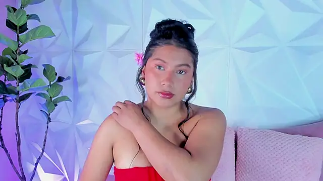 Snapshot of LinnaGardenia chatting on February 2, 2025, 2:02 pm LinnaGardenia online show from February 2, 2025, 2:02 pm