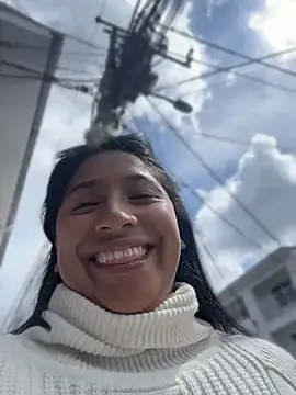 LinnaGardenia online show from April 18, 2026, 7:07 pm