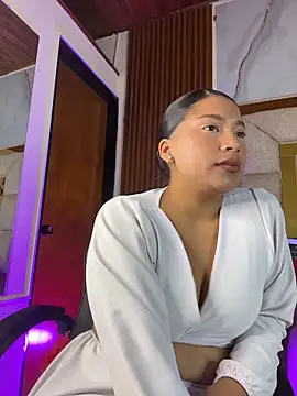 LinnaGardenia online show from March 1, 2026, 6:46 am