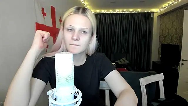 Snapshot of sashakiss99 chatting on January 5, 2025, 10:19 pm sashakiss99 online show from January 5, 2025, 10:19 pm