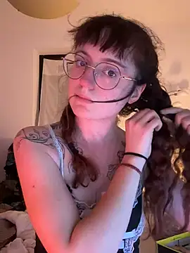  foxygirl  online show from March 3, 2025, 9:26 pm