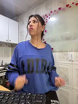 Snapshot of Alanna_atm_ chatting on February 27, 2025, 8:31 pm Alanna atm online show from February 27, 2025, 8:31 pm