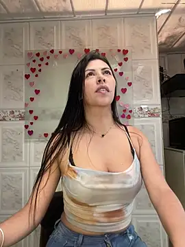 Snapshot of Alanna_atm_ chatting on February 25, 2025, 3:31 pm Alanna atm online show from February 25, 2025, 3:31 pm