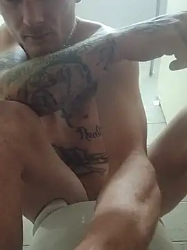 Snapshot of selfmadestud chatting on July 3, 2026, 10:22 am selfmadestud online show from July 3, 2026, 10:22 am