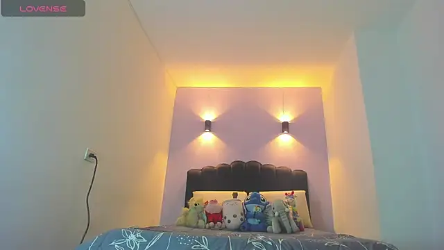 Sofia Clauss  online show from December 20, 2025, 4:15 am