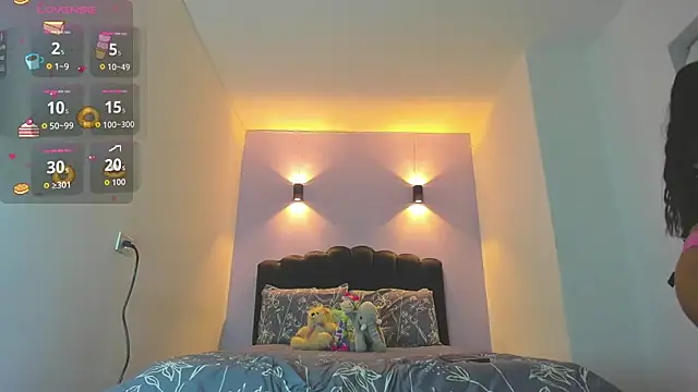 Snapshot of Sofia_Clauss_ chatting on October 6, 2025, 4:24 am Sofia Clauss online show from October 6, 2025, 4:24 am