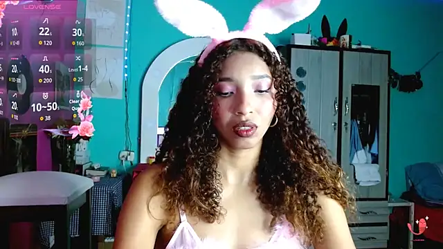 sensitive brunette online show from October 28, 2025, 12:55 am