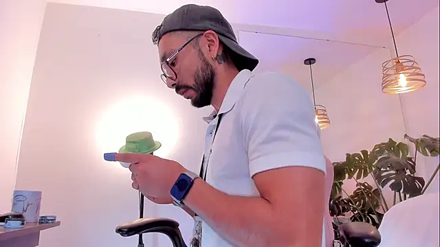 Snapshot of Tom_cooper_ chatting on November 13, 2025, 12:09 pm Tom cooper online show from November 13, 2025, 12:09 pm