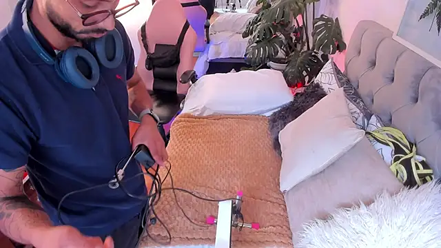 Snapshot of Tom_cooper_ chatting on November 18, 2025, 12:41 pm Tom cooper online show from November 18, 2025, 12:41 pm