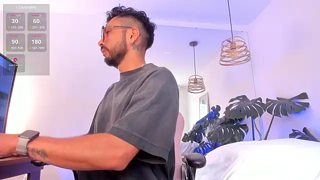 Snapshot of Tom_cooper_ chatting on December 3, 2025, 12:48 pm Tom cooper online show from December 3, 2025, 12:48 pm