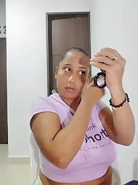 Snapshot of zandra_kiman chatting on September 27, 2025, 4:18 am zandra kiman online show from September 27, 2025, 4:18 am