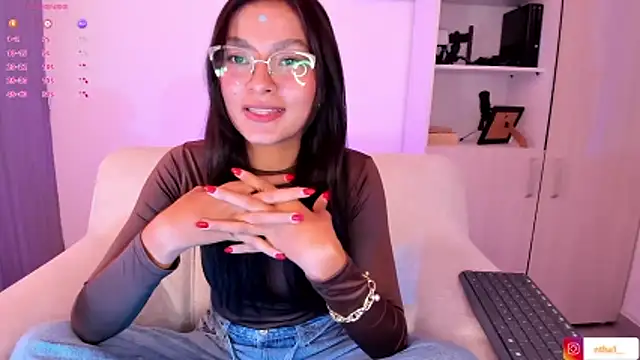 Snapshot of barbie_brunette3 chatting on October 17, 2025, 3:43 am barbie brunette3 online show from October 17, 2025, 3:43 am