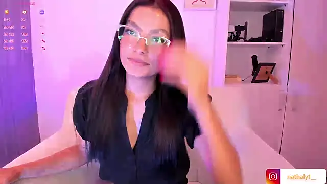 Snapshot of barbie_brunette3 chatting on October 10, 2025, 12:44 am barbie brunette3 online show from October 10, 2025, 12:44 am