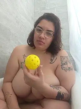 WitchiKitti online show from March 15, 2026, 5:47 am