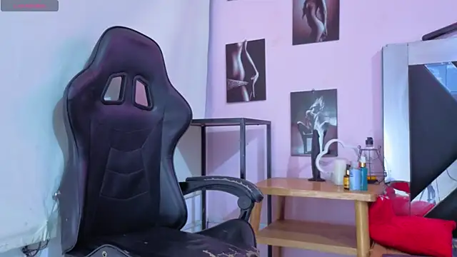 Snapshot of karla_cutesweet chatting on November 16, 2025, 10:53 am karla cutesweet online show from November 16, 2025, 10:53 am