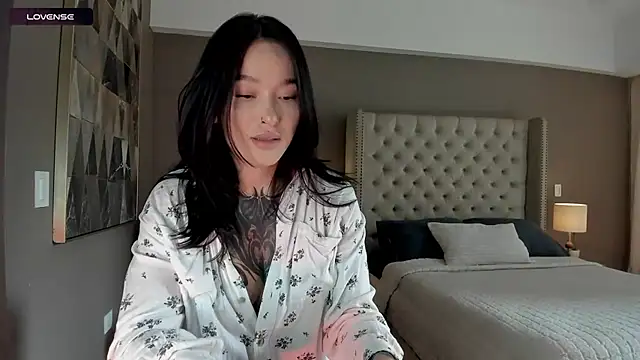 vangie  online show from November 30, 2025, 4:30 pm