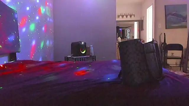 yiauana online show from February 22, 2026, 2:14 am