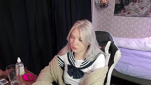 VikaPowers online show from December 4, 2024, 11:52 pm