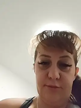 AvaLloyd online show from November 27, 2025, 2:23 am