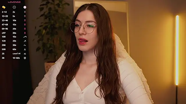 Snapshot of Ester_Hill chatting on December 3, 2025, 12:33 am Ester Hill online show from December 3, 2025, 12:33 am