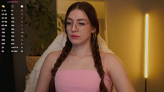 Ester Hill online show from February 9, 2026, 3:37 am