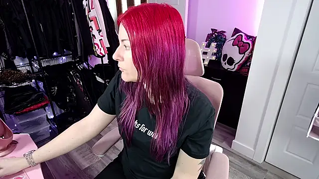 Snapshot of gennyrock chatting on December 2, 2025, 3:25 pm gennyrock online show from December 2, 2025, 3:25 pm