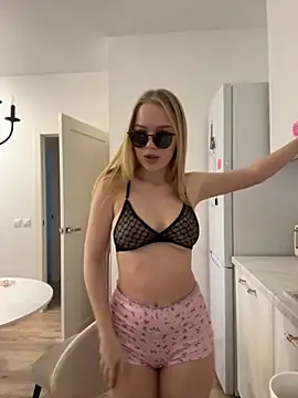 Little Forest ELF online show from December 4, 2025, 6:01 am