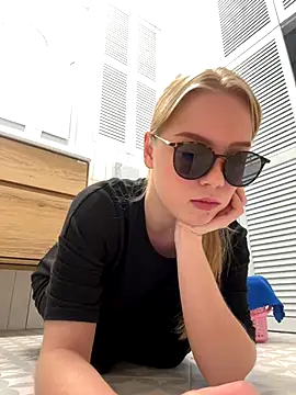 Little Forest ELF online show from November 14, 2025, 10:08 am