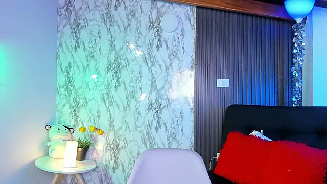 chloe blue online show from March 17, 2025, 2:56 pm