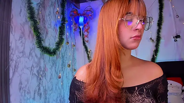 chloe blue online show from December 15, 2025, 11:27 am