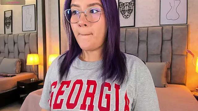 sweet--emily online show from March 12, 2025, 3:46 am