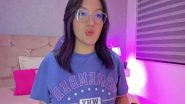 sweet--emily online show from October 1, 2025, 3:22 am