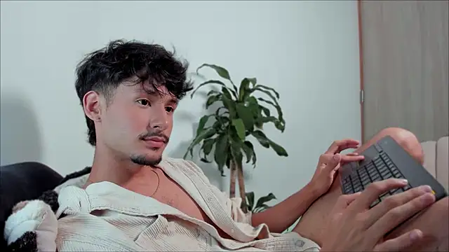 Snapshot of dimitri_targaryen chatting on February 21, 2025, 2:06 am dimitri targaryen online show from February 21, 2025, 2:06 am