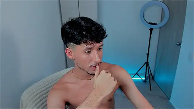 Snapshot of dimitri_targaryen chatting on December 17, 2024, 2:44 am dimitri targaryen online show from December 17, 2024, 2:44 am