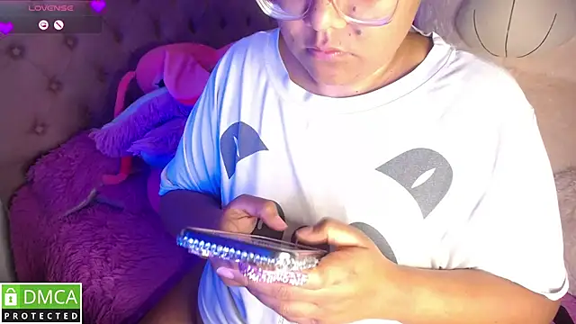 KittyHot20 online show from November 12, 2025, 7:34 am