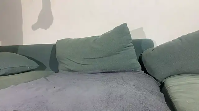 Snapshot of devote_schlampe00 chatting on October 19, 2025, 3:15 pm devote schlampe00 online show from October 19, 2025, 3:15 pm