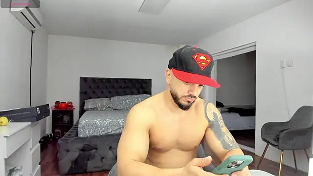 Snapshot of supermanboy94 chatting on November 28, 2025, 6:57 am supermanboy94 online show from November 28, 2025, 6:57 am