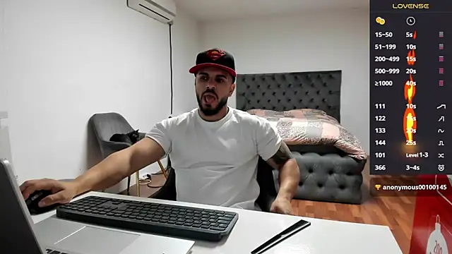 Snapshot of supermanboy94 chatting on October 23, 2025, 5:17 am supermanboy94 online show from October 23, 2025, 5:17 am