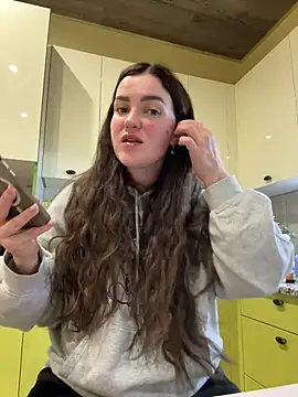 Karolina llove online show from October 29, 2025, 10:52 pm