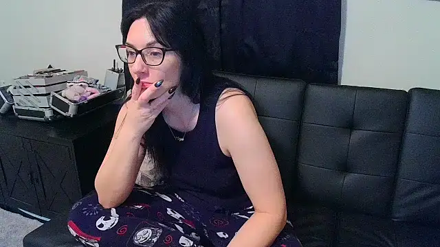 Snapshot of CrystalLakeXO chatting on March 4, 2026, 9:06 am CrystalLakeXO online show from March 4, 2026, 9:06 am