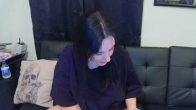 Snapshot of CrystalLakeXO chatting on February 26, 2026, 7:52 am CrystalLakeXO online show from February 26, 2026, 7:52 am