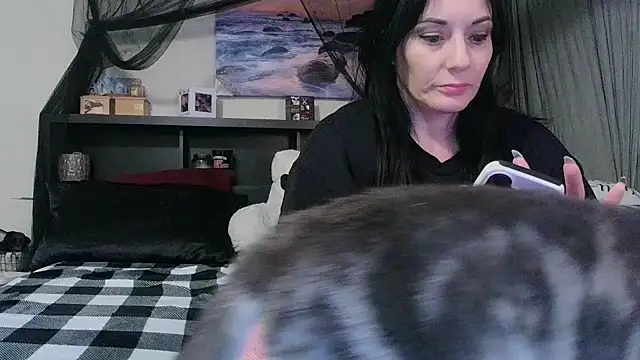 Snapshot of CrystalLakeXO chatting on January 13, 2026, 6:17 am CrystalLakeXO online show from January 13, 2026, 6:17 am