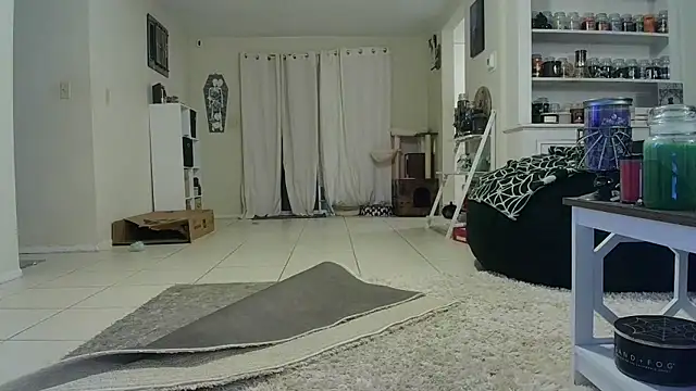 Snapshot of CrystalLakeXO chatting on January 16, 2026, 8:40 am CrystalLakeXO online show from January 16, 2026, 8:40 am