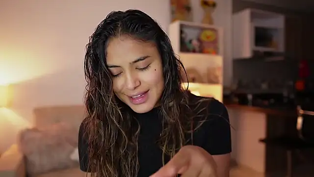 SaraParisi online show from February 1, 2026, 11:36 pm