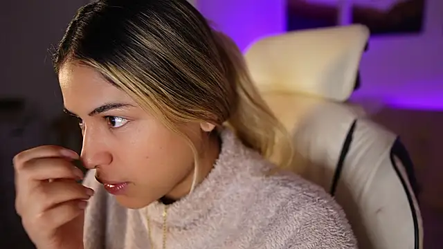 SaraParisi online show from February 21, 2025, 1:33 am