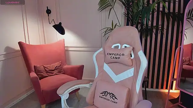 arielabradberry online show from February 23, 2025, 2:35 pm