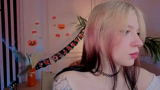 arielabradberry online show from October 31, 2025, 10:34 am